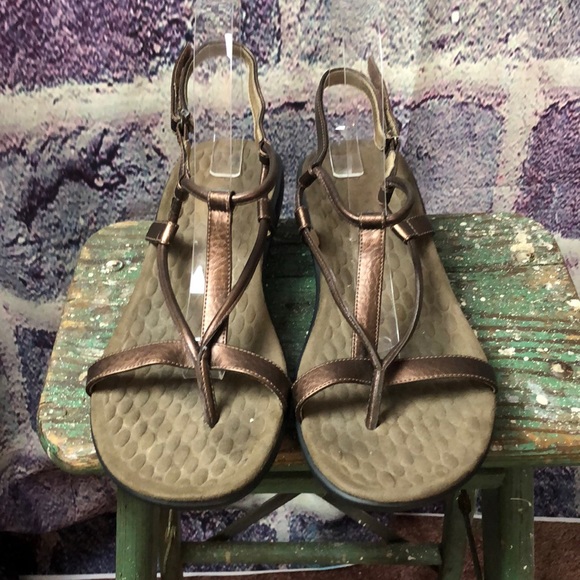 privo by clarks sandals